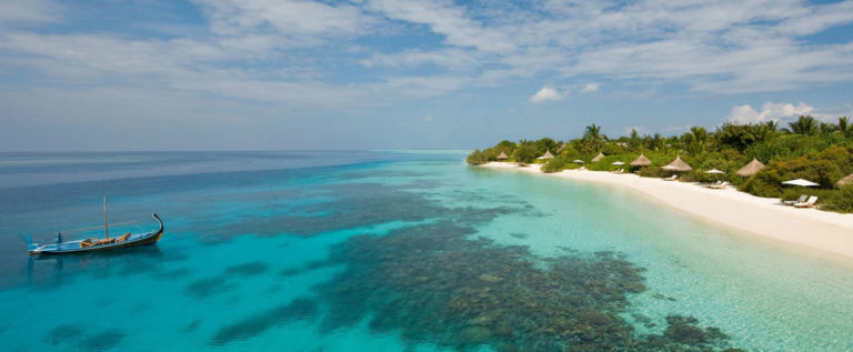 FOUR-SEASONS-RESORT-MALDIVES-AT-LANDAA-GIRAAVARU